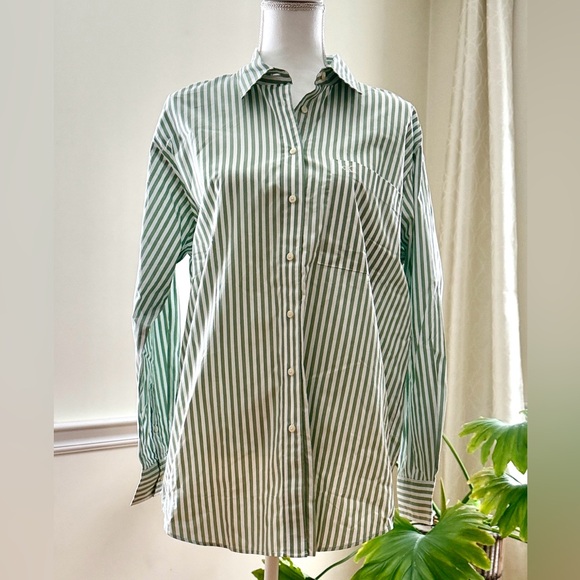 Calvin Klein Jeans Other - Calvin Klein Jeans women’s green Striped Shirt size M
